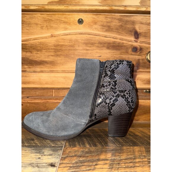Vionic Naomi Snake Embossed Booties Boots Shoes Size 7.5 - Picture 4 of 14
